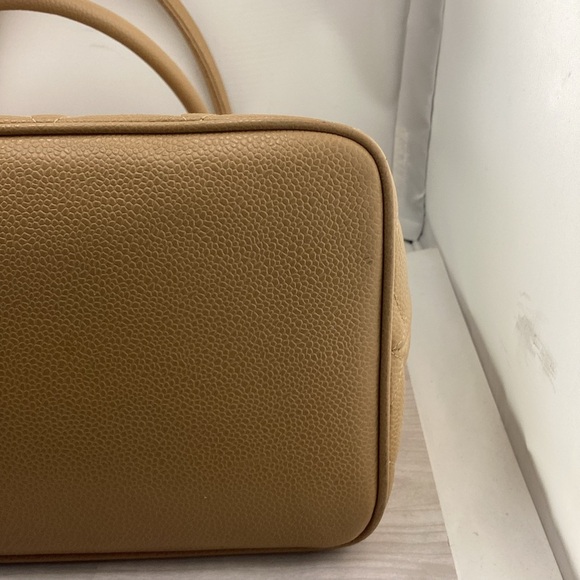 CHANEL Medallion Tan Caviar Tote Bag Authentic. - Picture 13 of 13